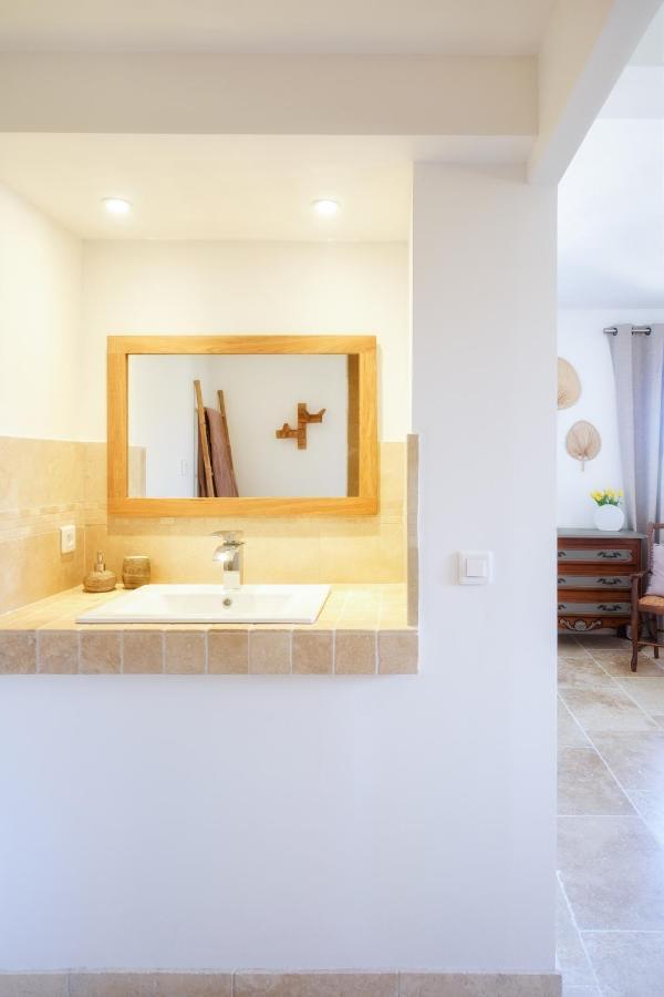 L'Ostal - Bed & Breakfast - Chambres Et Suites De 25 A 40M2 - Spa Saint-Hilaire-dʼOzilhan Exterior foto