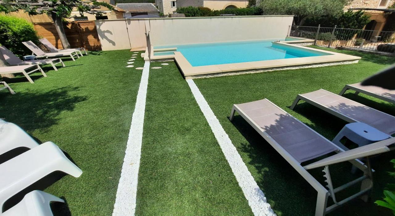 L'Ostal - Bed & Breakfast - Chambres Et Suites De 25 A 40M2 - Spa Saint-Hilaire-dʼOzilhan Exterior foto